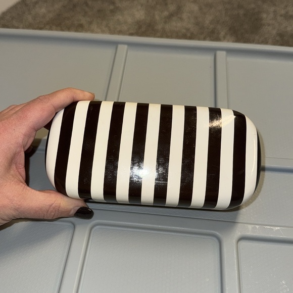 Henri Bendel Sunglass Case with Dustbag - Picture 2 of 4